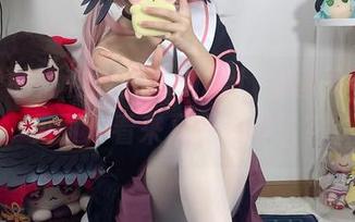 崩坏中的福利：白栎Shirly流萤女仆原图见面，看来又要欢呼了？