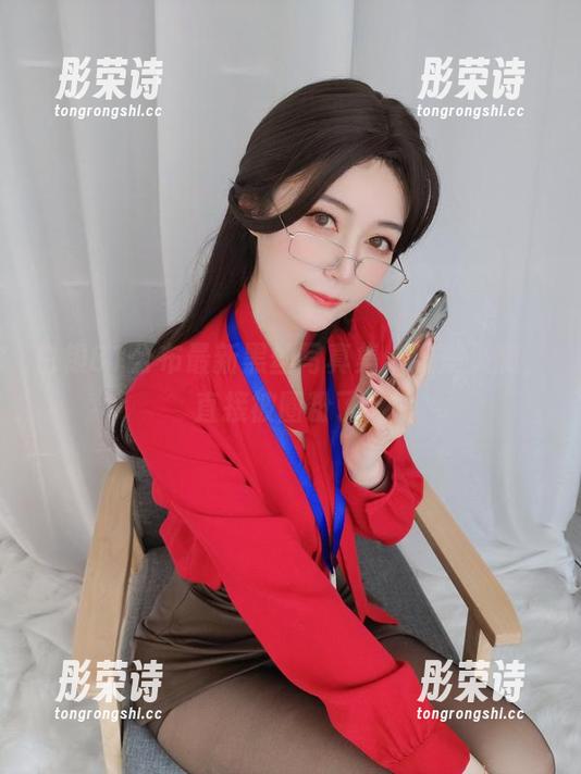 白银81 白银81公布最新黑丝写真集,观察入微,直接被圈粉了!