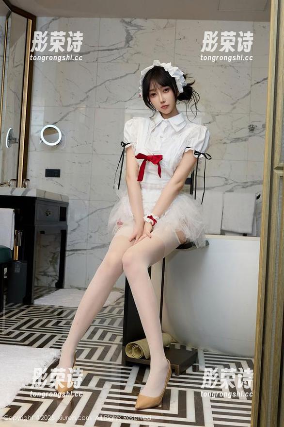 秀人网 - AngelaLee李玲的天使作品集，下载吧，这里有些不一样的飞翔理由，让你捧腹却又想飞！