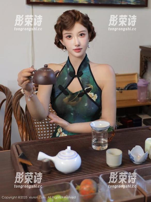 秀人网-Arude薇薇 秀人网 - 一想到Arude薇薇的透明写真,就感觉眼里闪烁着小火花,呃,这种感觉可真妙啊。
