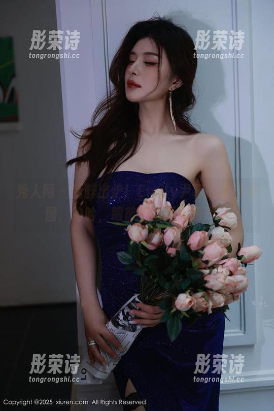 秀人网-Emily尹菲 秀人网 - 新鲜出炉!Emily尹菲的白丝原图,哈哈,眼前的画面太有趣!