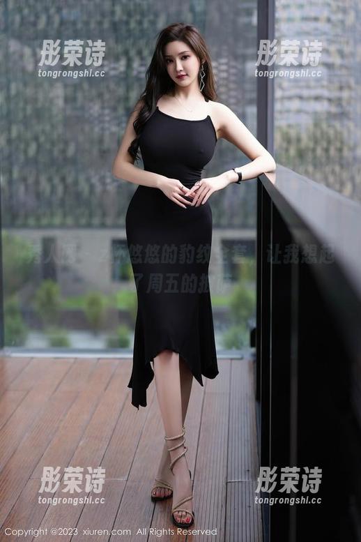 秀人网 - z杯悠悠的豹纹全套，让我想起了周五的披萨