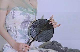 秀人网 - 最新安然anran的写真-少女感满满，不知道她是哪个时空跑来的？