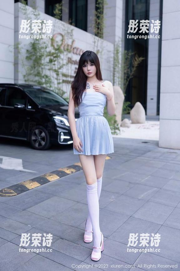 秀人网-拍黄瓜girl 秀人网 - 黑丝奇遇记:图库里的拍黄瓜girl时光