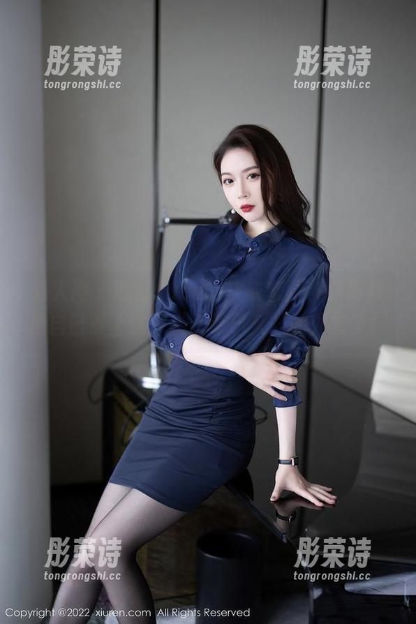 秀人网-晚苏susu 秀人网 - 晚苏susu的皮衣套图,是时候把自己罩上这件“蓄谋已久”的外套了!