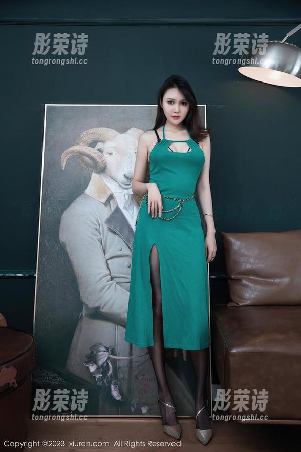 秀人网 - 温妮少女写真：在梦中挣扎，边走边记录的模样