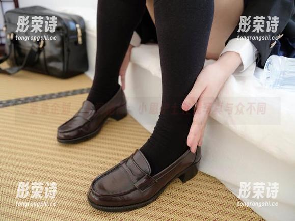 紧急企划 - 人间值得：小恩护士在线写真与众不同