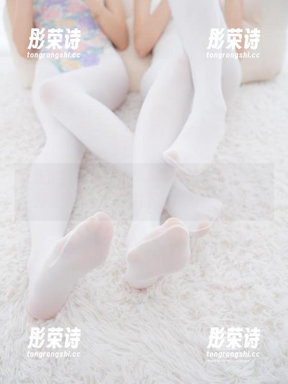 紧急企划-林书辞 紧急企划 - 坦白说,林书辞的毛衣让我想到冬季派对,赶紧下载原图嗨一下!