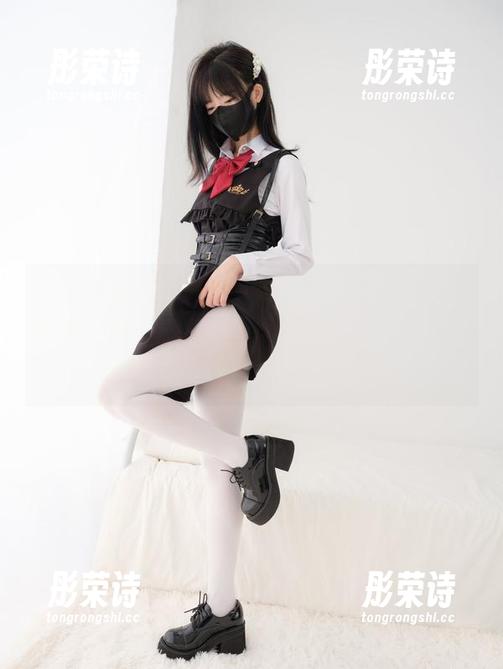 紧急企划 - 樱樱樱可是个穿搭小达人，全套图包展示：“长得好看也得会穿，不然就成了牛仔裤的冤魂！”