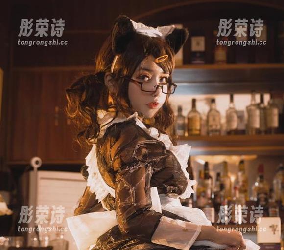 原图来了！芊川一笑MNK的网袜系列，光是那一笑我就不想走了，哈哈。