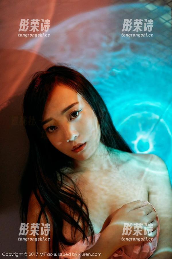 蜜桃社 - 温心怡大显身手，厨房成写真秀场，壁纸风味真不一般！