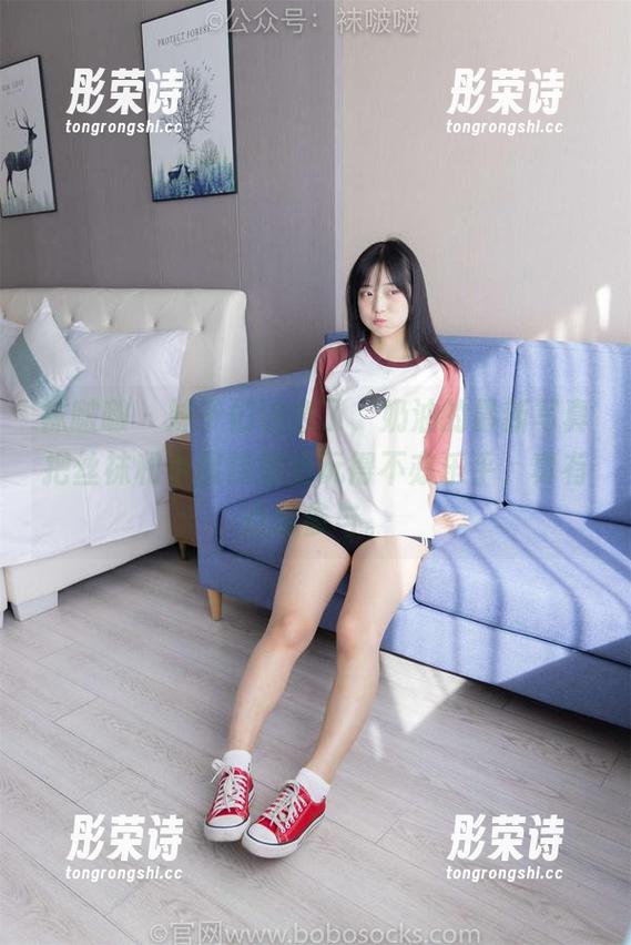 袜啵啵-奶油 袜啵啵 - 妹子们注意了,奶油的最新写真把丝袜和小蛋糕剧情玩得不亦乐乎,真有点想参与。