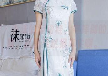 袜啵啵 - 小沫的运动鞋,与摔倒的尴尬共舞,原图果然很真实啊。