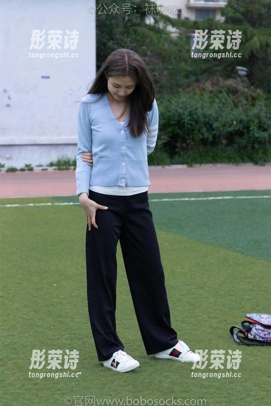 袜啵啵-小沫 袜啵啵 - 小沫的女仆图集在线,快来见证谁才是真正的主子。