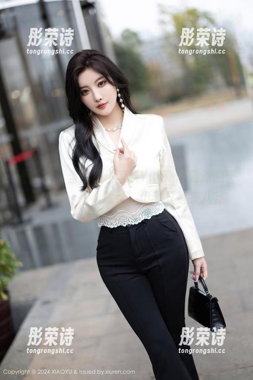 语画界-小蛮妖Yummy 语画界 - 当然是小蛮妖Yummy最新的蕾丝套图,想看就看,但我只是来八卦