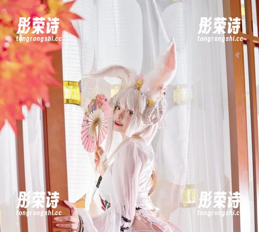 阿寨寨的白裙，完美cos也许是个传说，照片证据真不少。