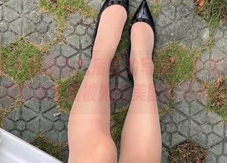 微密圈 - 雅雅的气质呀的写真：没想到我每天的侧颜也是被她的美图给带偏的！