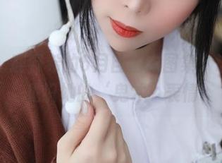 好吧，鹿野希的6月自拍本图集，让我们见识她的‘鬼才’表情