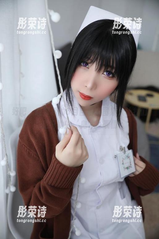 好吧，鹿野希的6月自拍本图集，让我们见识她的‘鬼才’表情