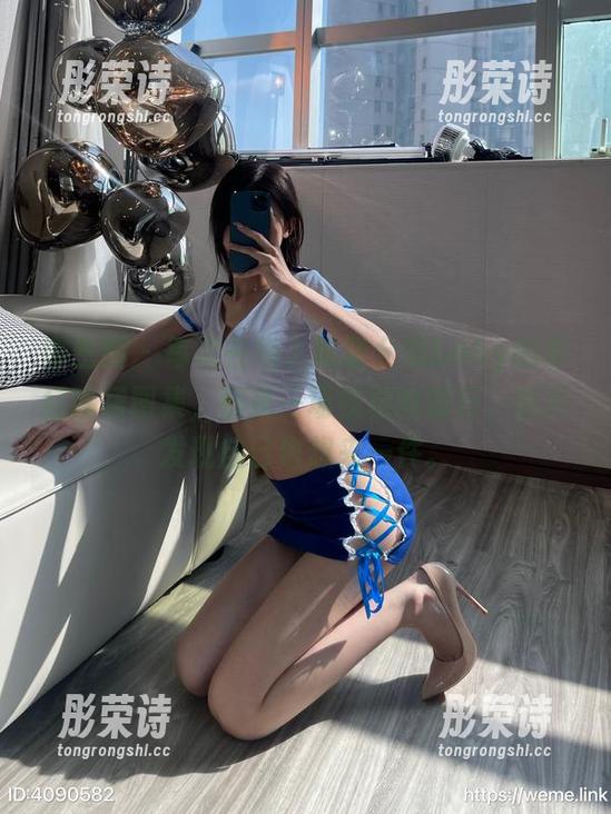 黎允熙baby 微密圈 - 每次在线入坑黎允熙baby的枣红睡裙图集,都是一场视觉的旅行,意外发现自己也想来一件。