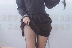 黑川女孩图集新鲜出炉：你以为我在认真拍照，其实我只是在找好看的背景！